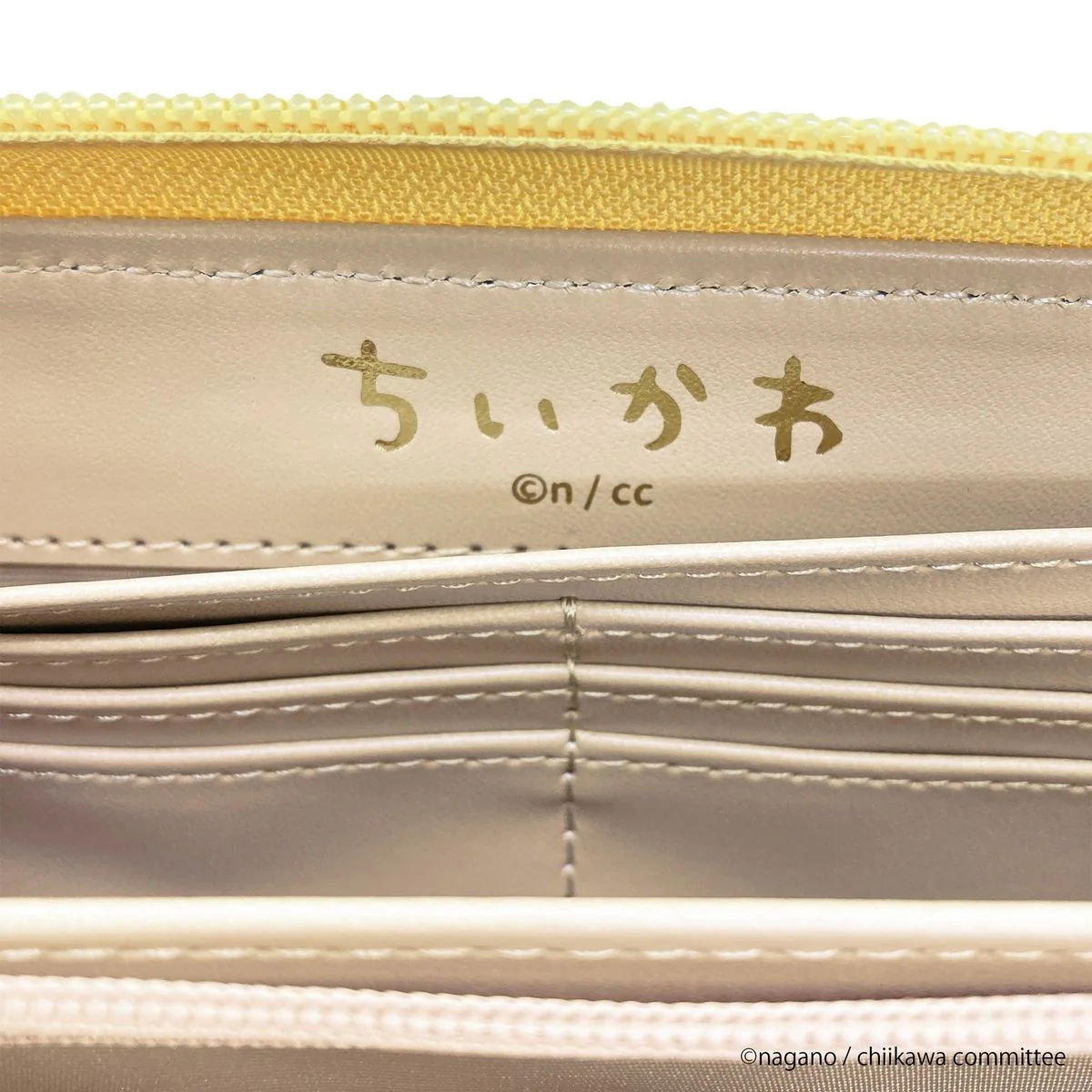 ちいかわ プリントワッペン型押し長財布（うさぎ) - Image 10