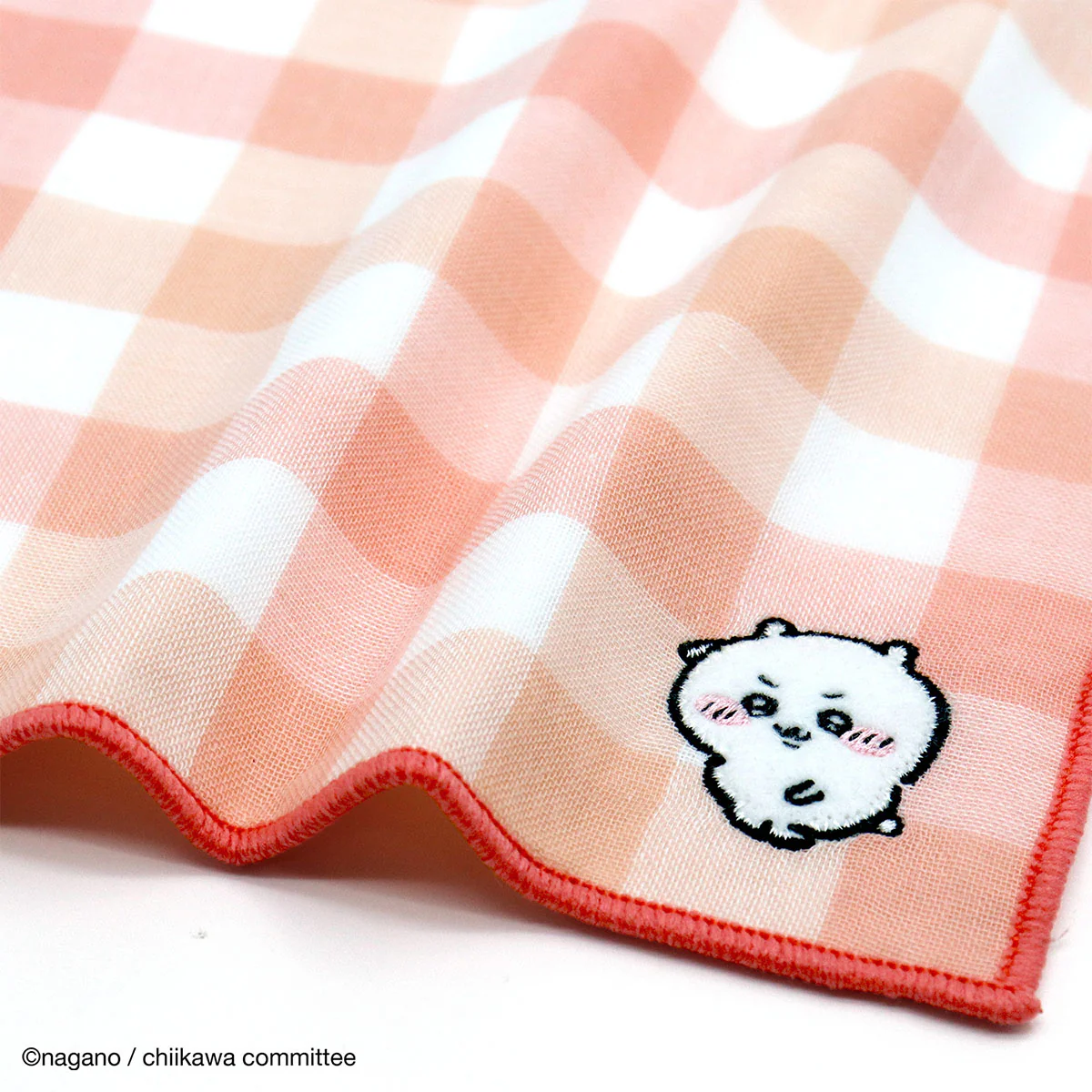 ちいかわ 8重ガーゼタオルハンカチ（ブロックチェック レッド） - Image 2