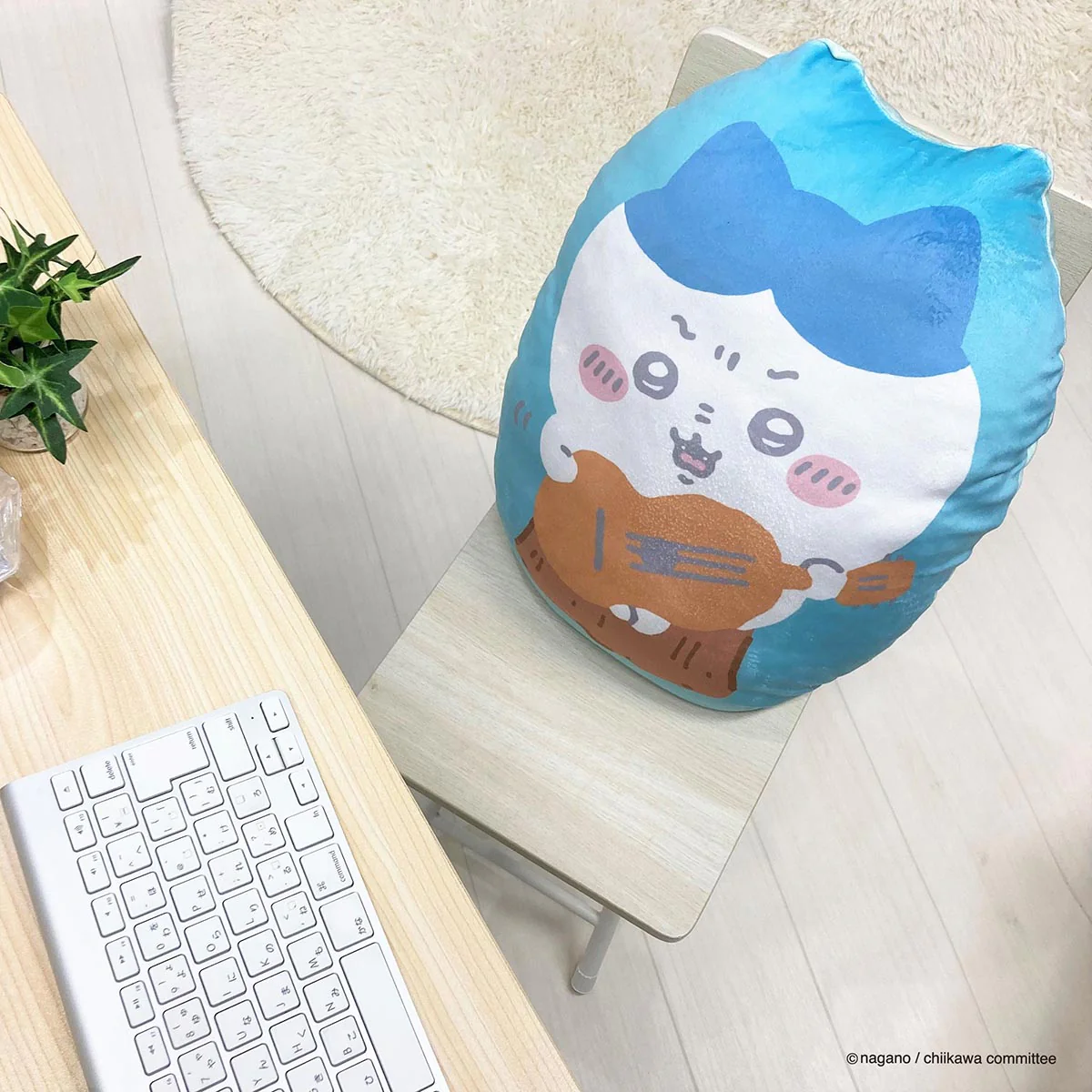 ちいかわ ダイカットクッション（ハチワレ） - Image 4