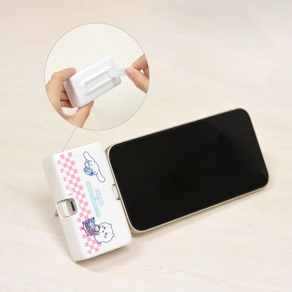ちいかわ×サンリオキャラクターズ スーパーマーケットなLightning/Type-Cコネクタ付き リチウムイオン充電器 4000mAh(ちいかわ&シナモロール) - Image 3