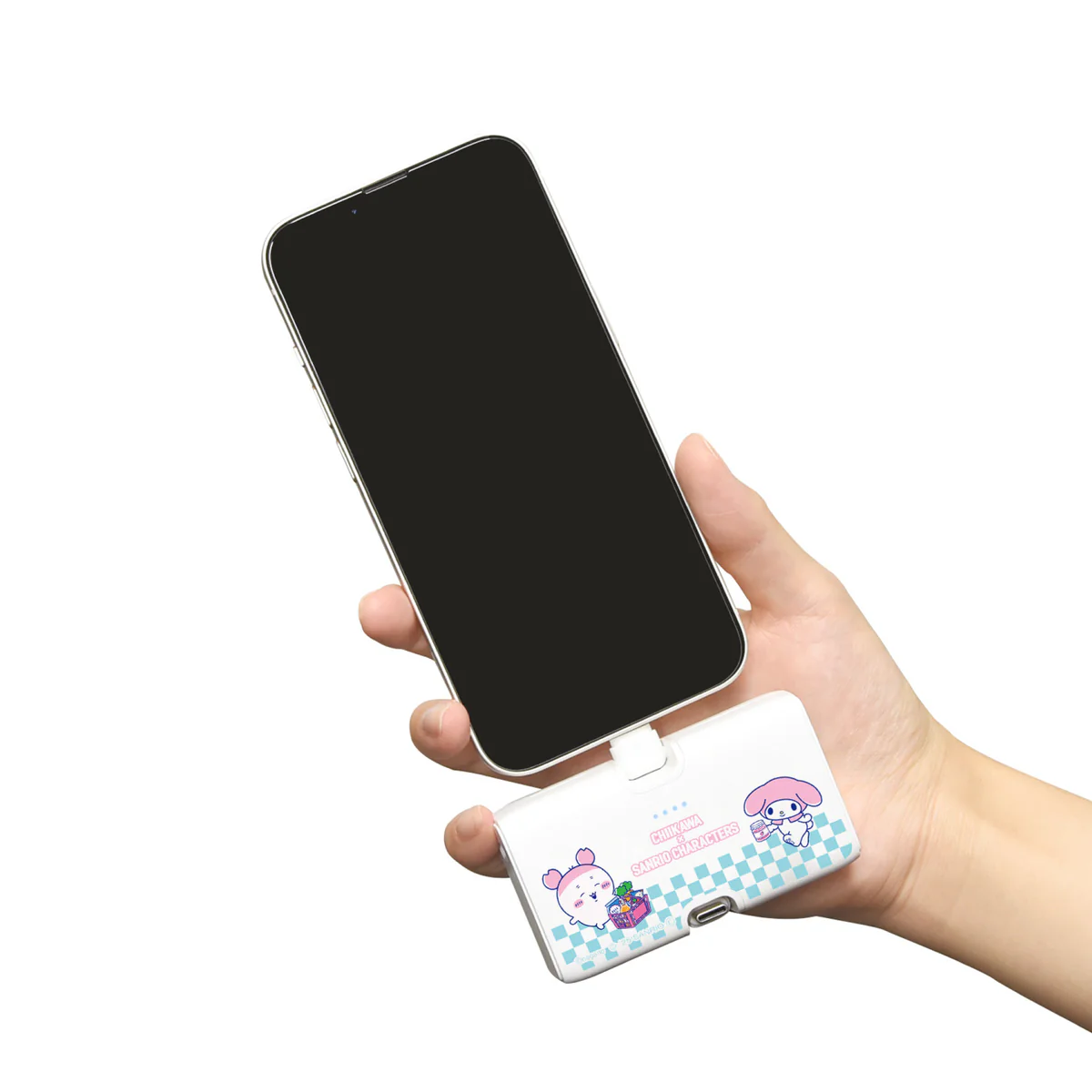 ちいかわ×サンリオキャラクターズ スーパーマーケットなLightning/Type-Cコネクタ付き リチウムイオン充電器 4000mAh(古本屋&マイメロディ) - Image 2