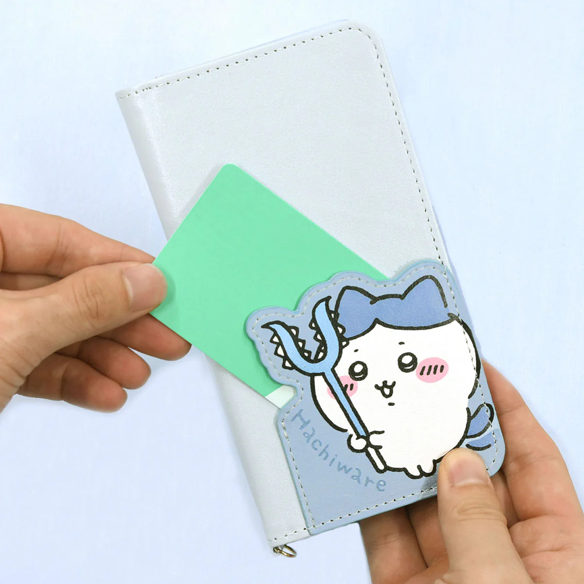 ちいかわ ダイカットマルチフリップカバー M＋（ハチワレ） - Image 2