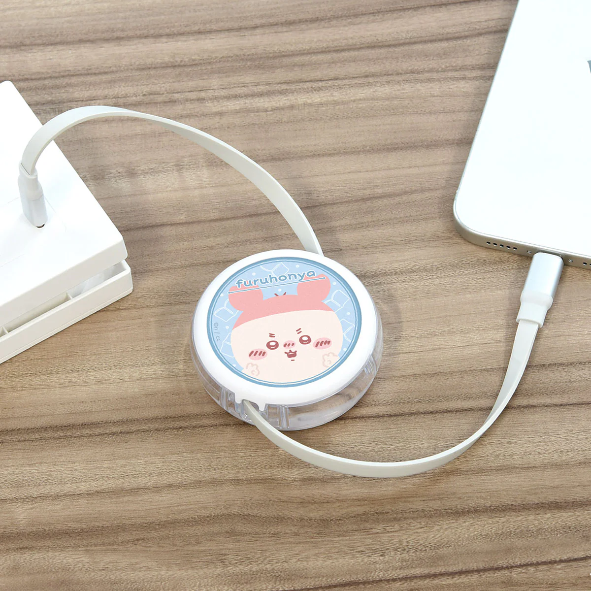 ちいかわ PD60W対応 USB2.0リール式Type-Cケーブル(古本屋) - Image 3