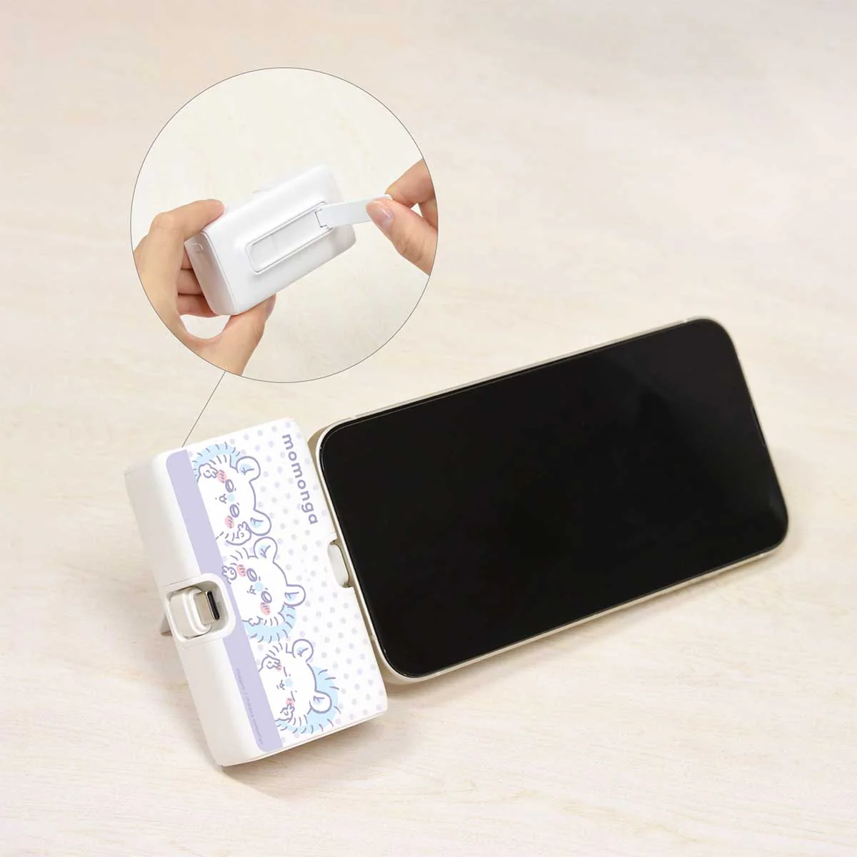 ちいかわ Lightning/Type-Cコネクタ付き リチウムイオン充電器（モモンガ） - Image 3