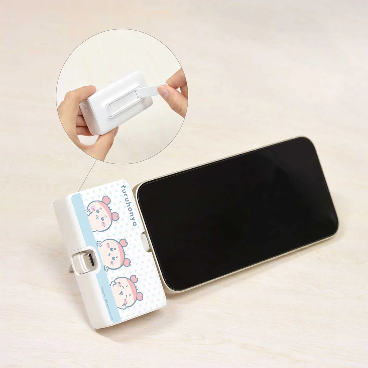ちいかわ Lightning/Type-Cコネクタ付き リチウムイオン充電器（古本屋） - Image 3