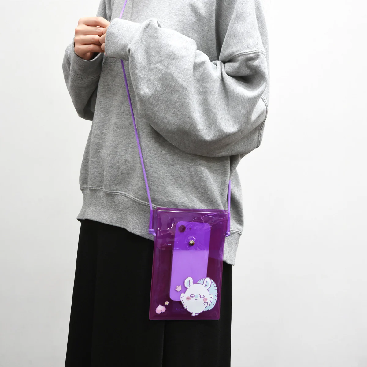 ちいかわ IIIIpocket Clearスマートフォンポーチ（モモンガ） - Image 3