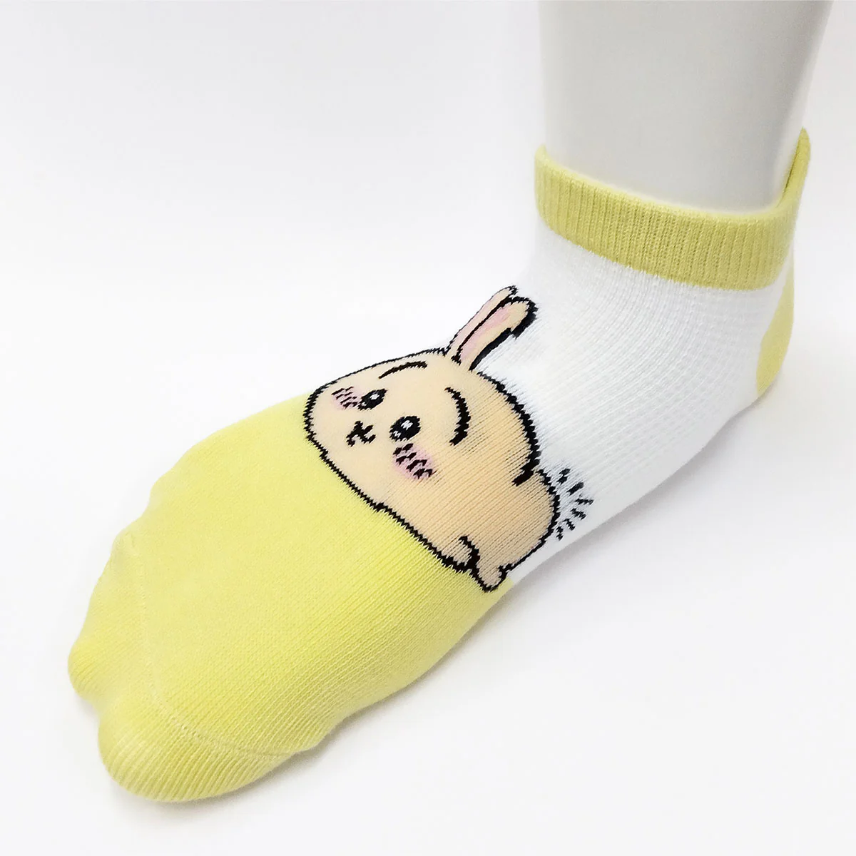 ちいかわ メッシュスニーカー丈ソックス（うさぎ へちゃ）ジュニア用 - Image 2
