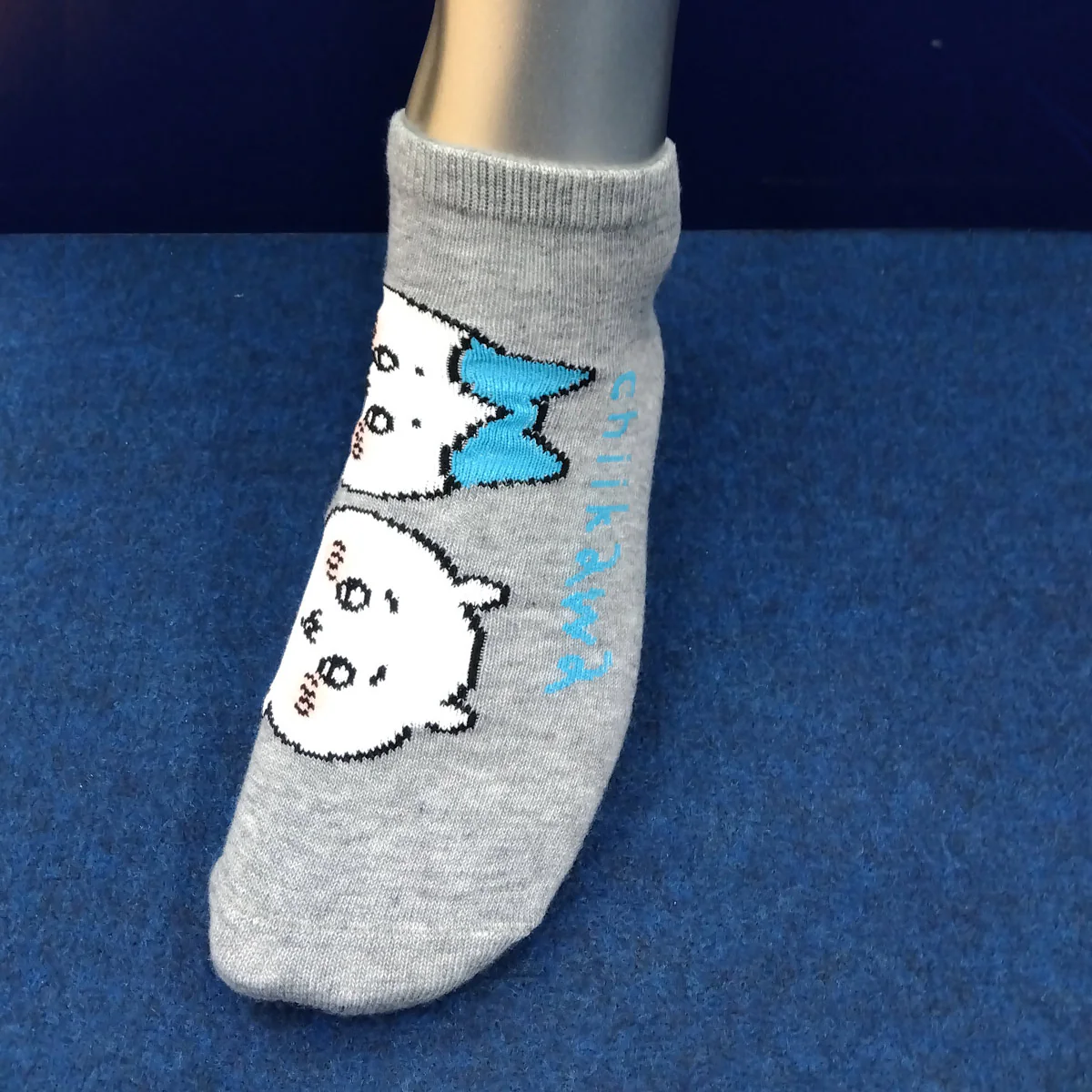 ちいかわ スニーカーソックス（復活 グレー） メンズ用 - Image 4