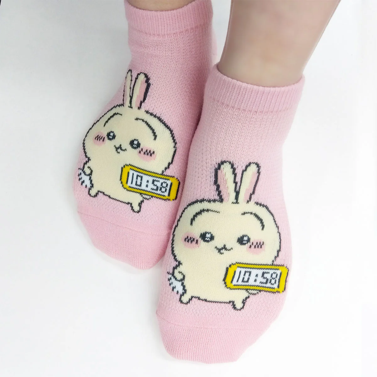 ちいかわ メッシュスニーカー丈ソックス（うさぎ時計） - Image 2