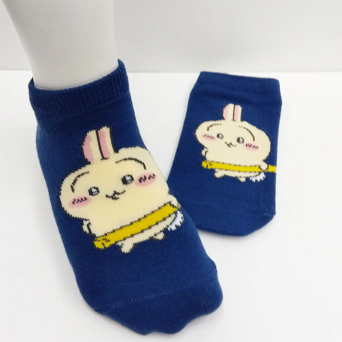 ちいかわ スニーカーソックス(うさぎたくあん) - Image 3