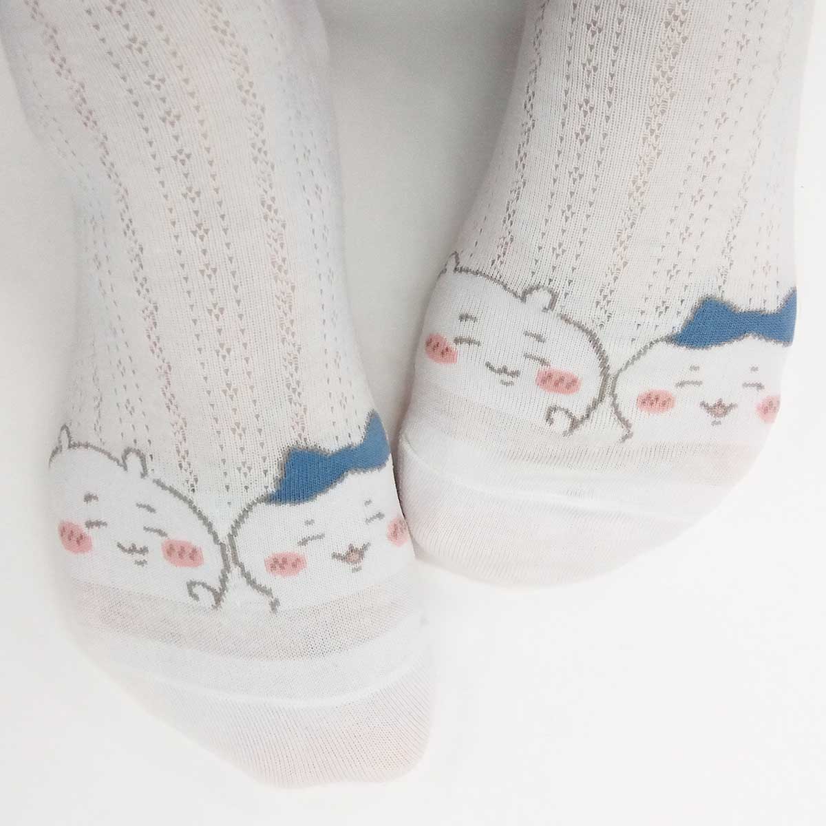 ちいかわ ほめられリボン付きクルーソックス（オフホワイト） レディース用 - Image 4