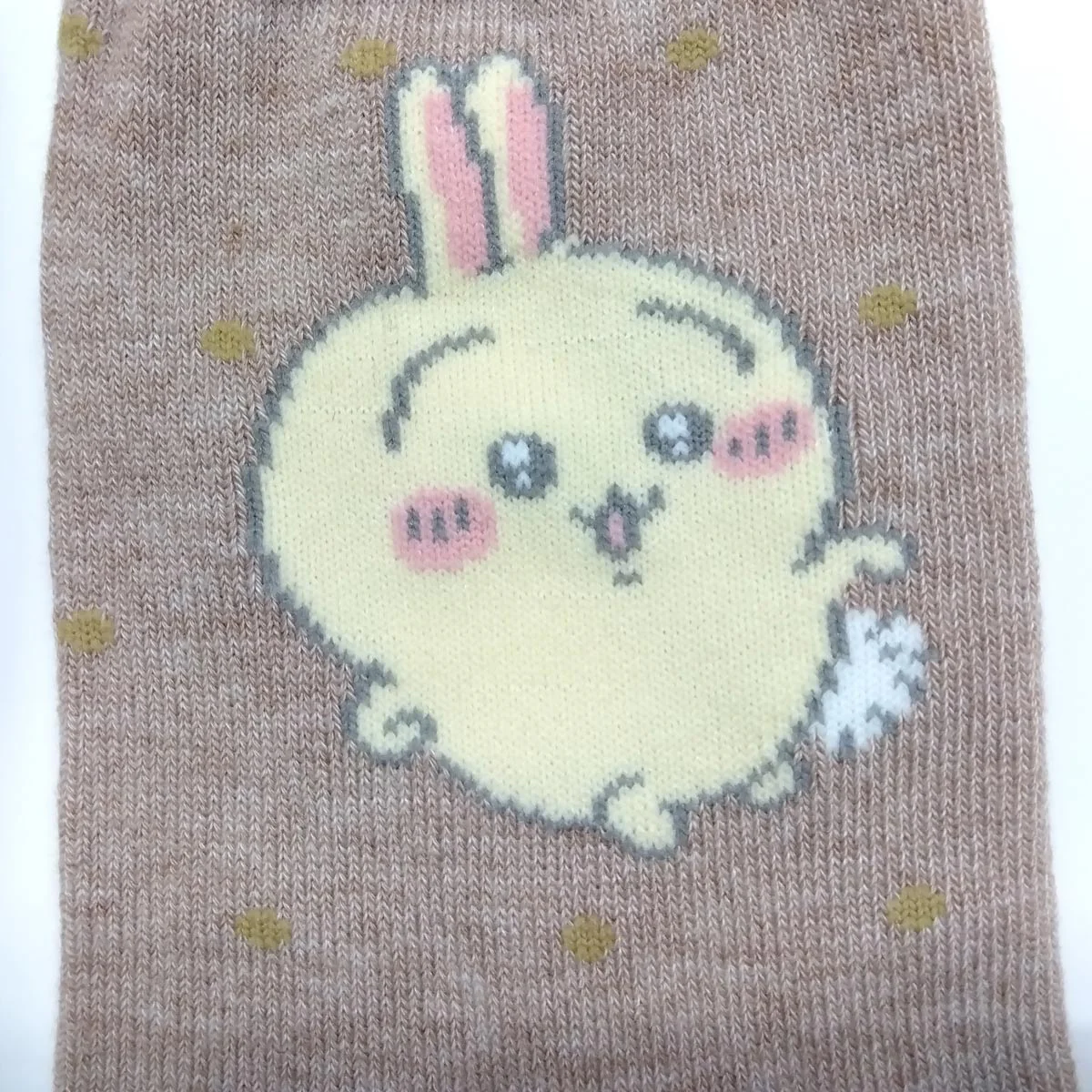 ちいかわ クルーソックス（うさぎドット ベージュ） メンズ用 - Image 4