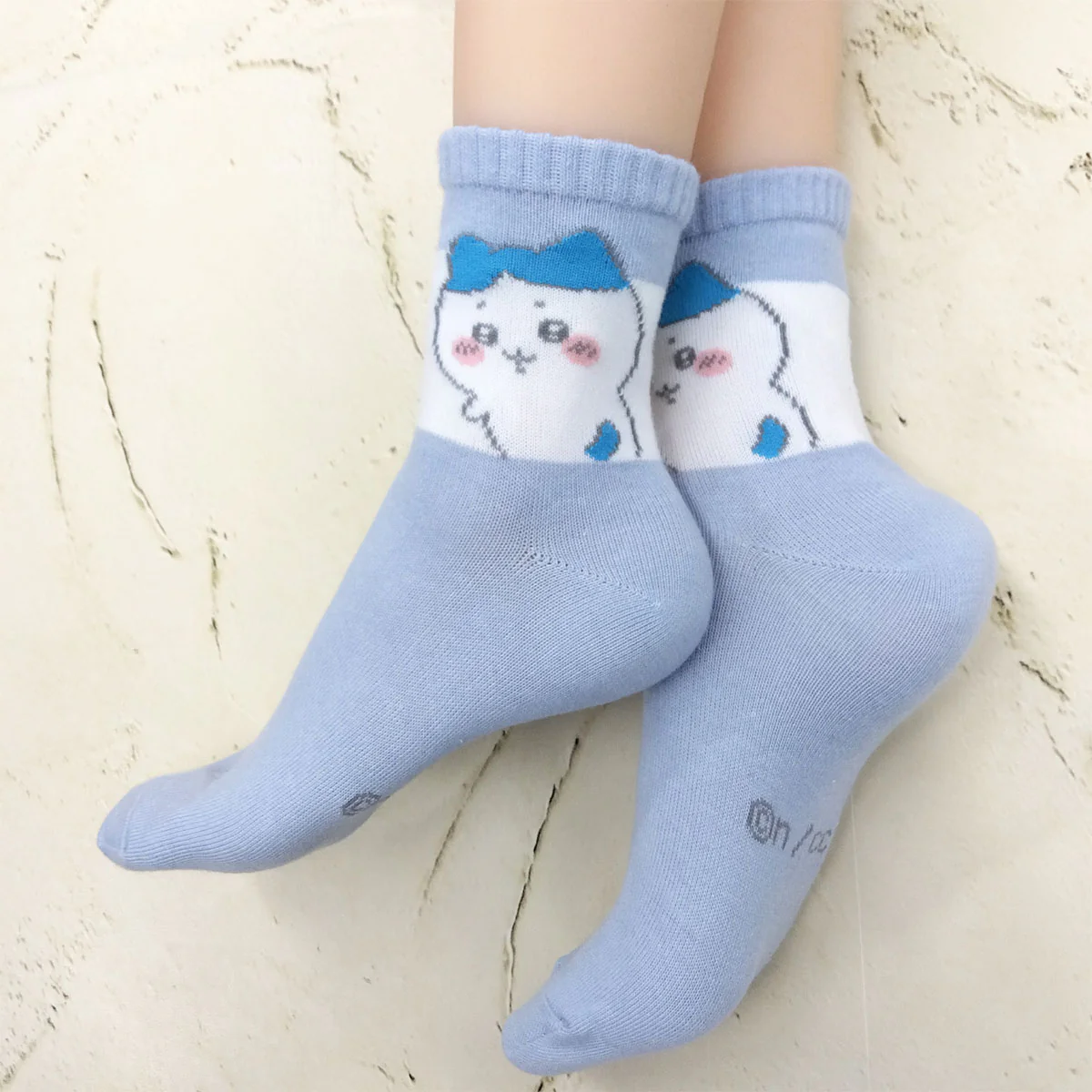 ちいかわ クルーソックス（ハチワレふりむき サックスブルー） - Image 4