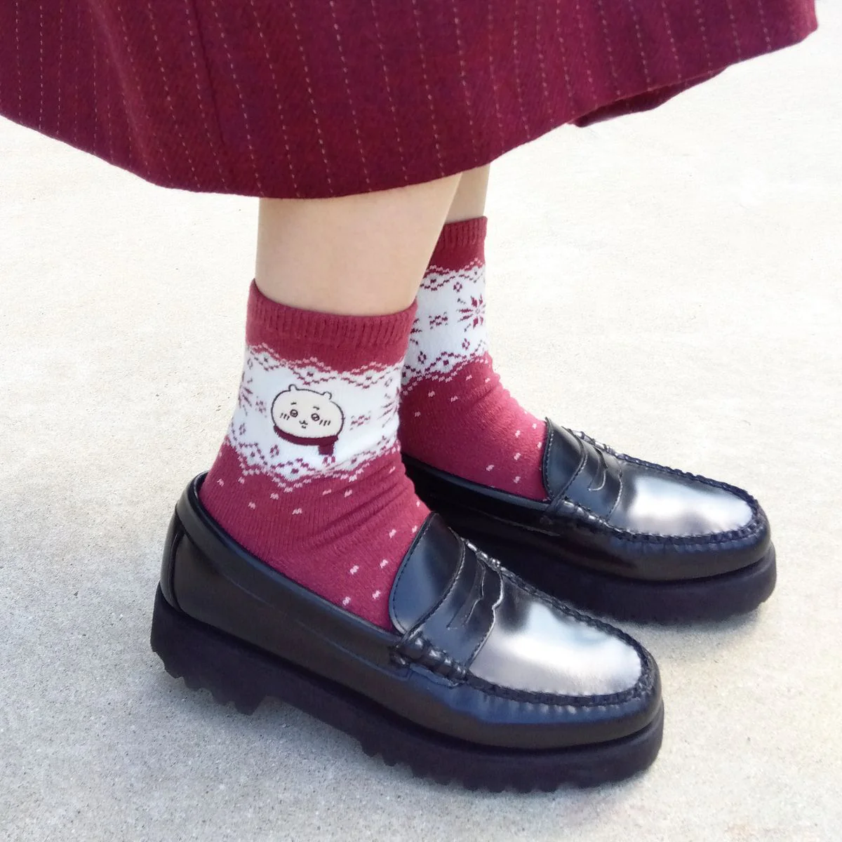 ちいかわ 刺繍クルーソックス（ノルディック柄・赤） レディース用 - Image 2