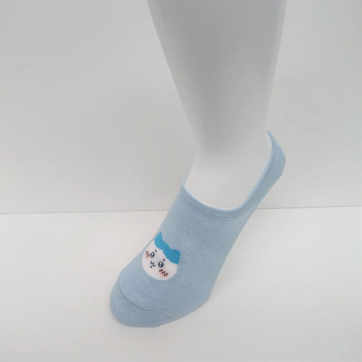 ちいかわ ココピタ スニーカー丈（ハチワレ サックス） - Image 6