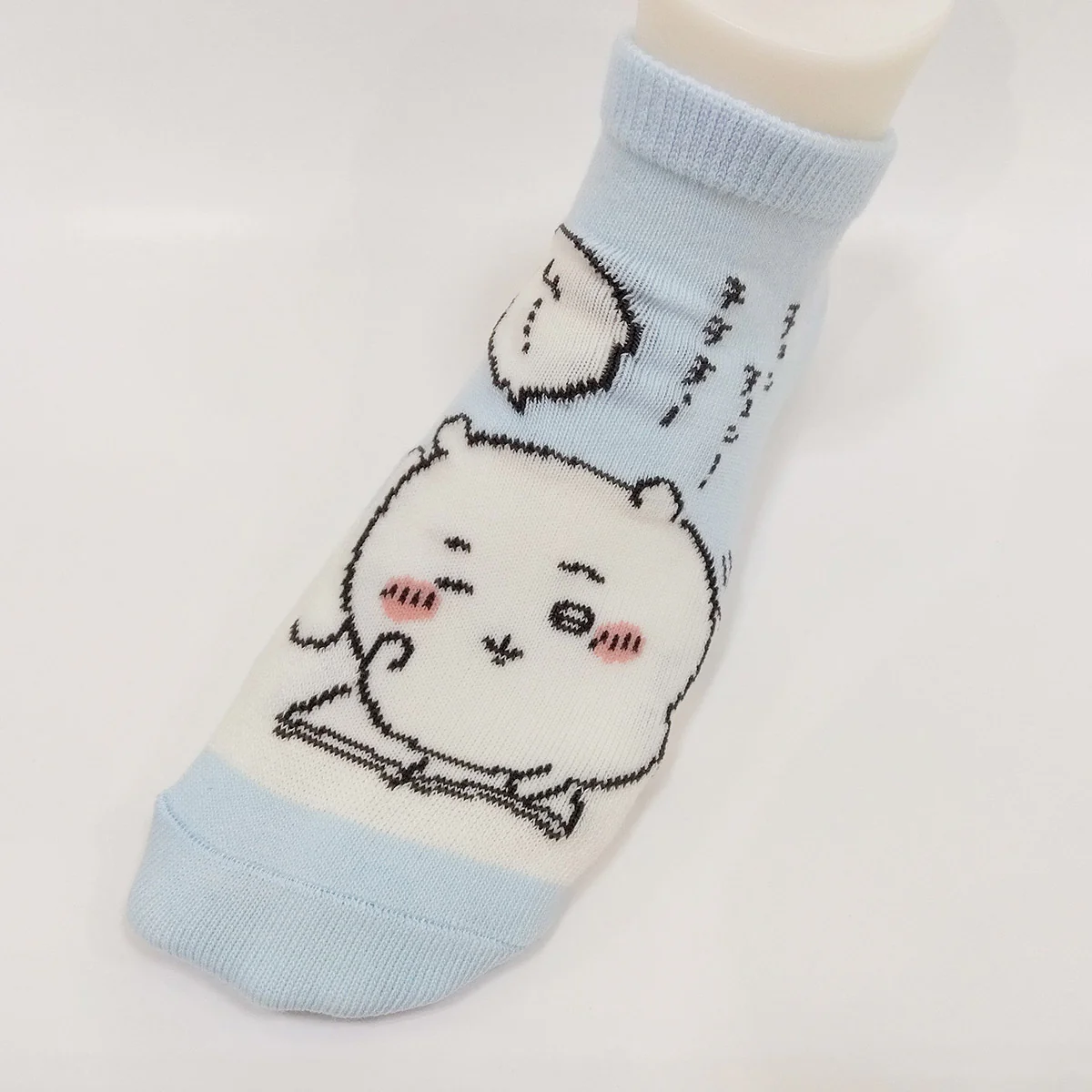 ちいかわ スニーカー丈ソックス（ちいかわ寝起き） レディース用 - Image 4