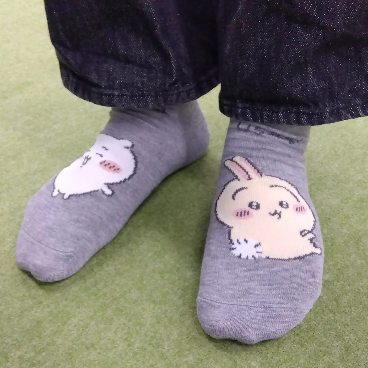 ちいかわ スニーカー丈ソックス（ちいかわうさぎ左右）メンズ用 - Image 2