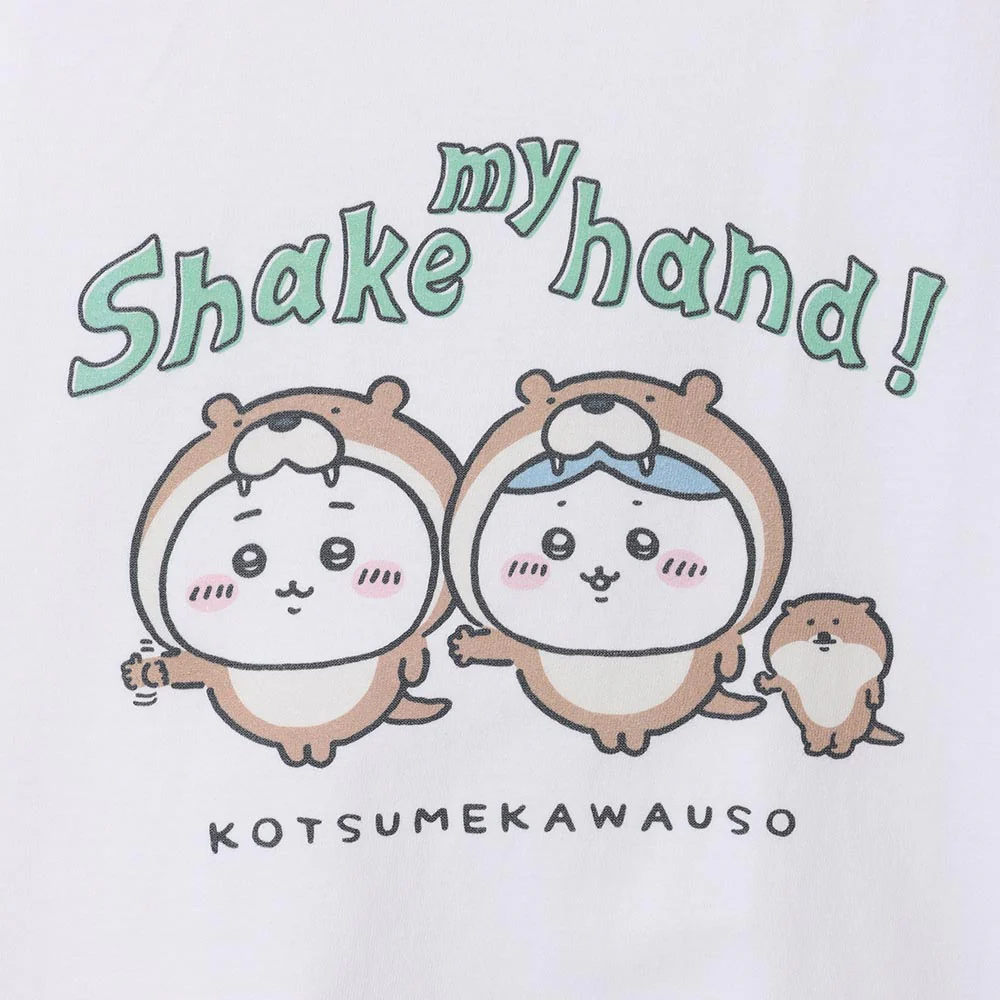 ちいかわ水族館 Tシャツ カワウソと握手 ホワイト（イカミラー付） - Image 2
