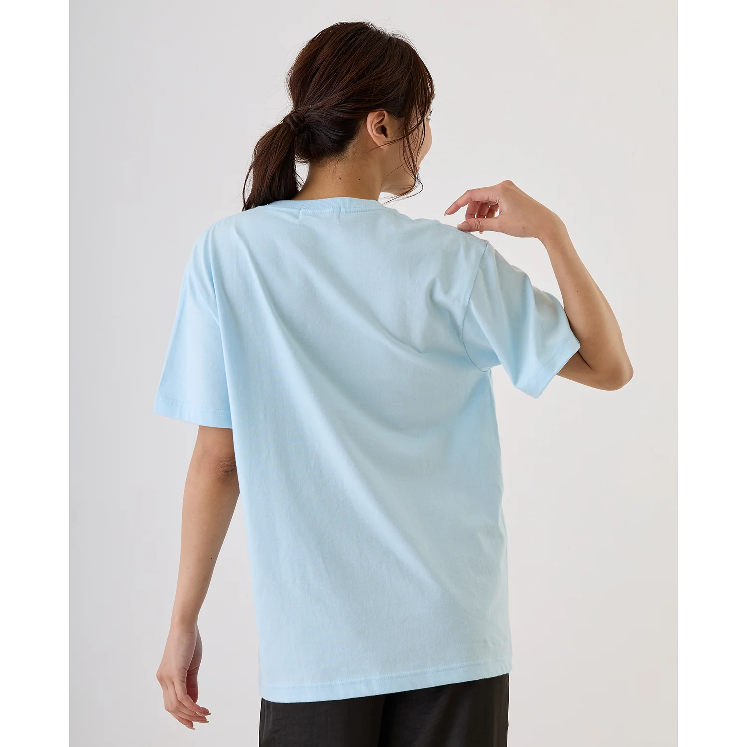 ちいかわ お出かけ楽しみ！な Tシャツ ハチワレとカメラ ライトブルー - Image 8