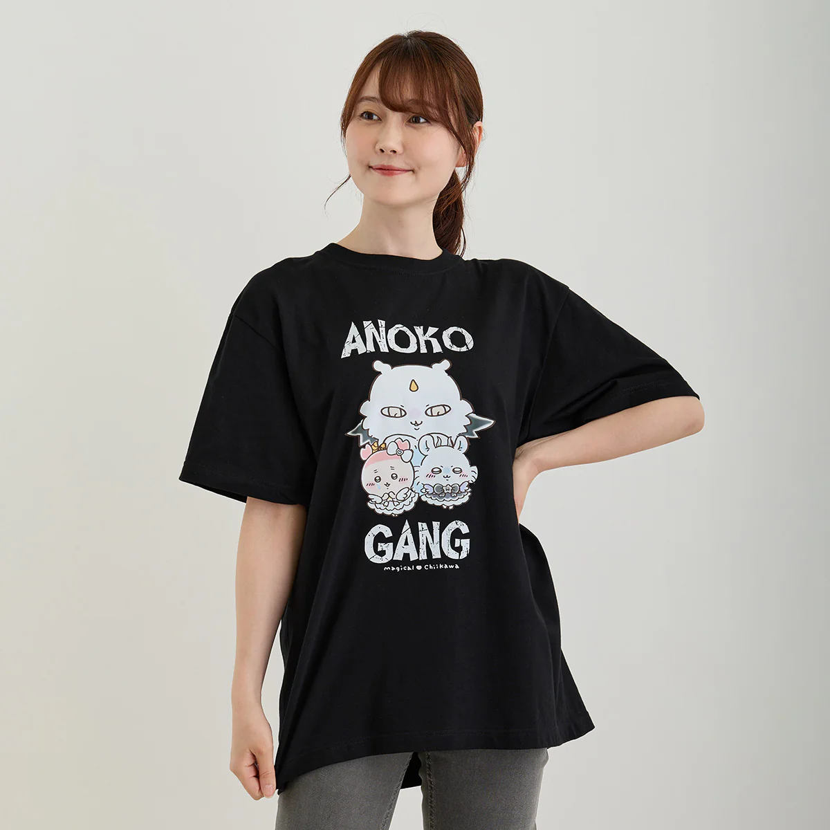 ちいかわ 超まじかるちいかわ Tシャツ ANOKO GANG ブラック - Image 3