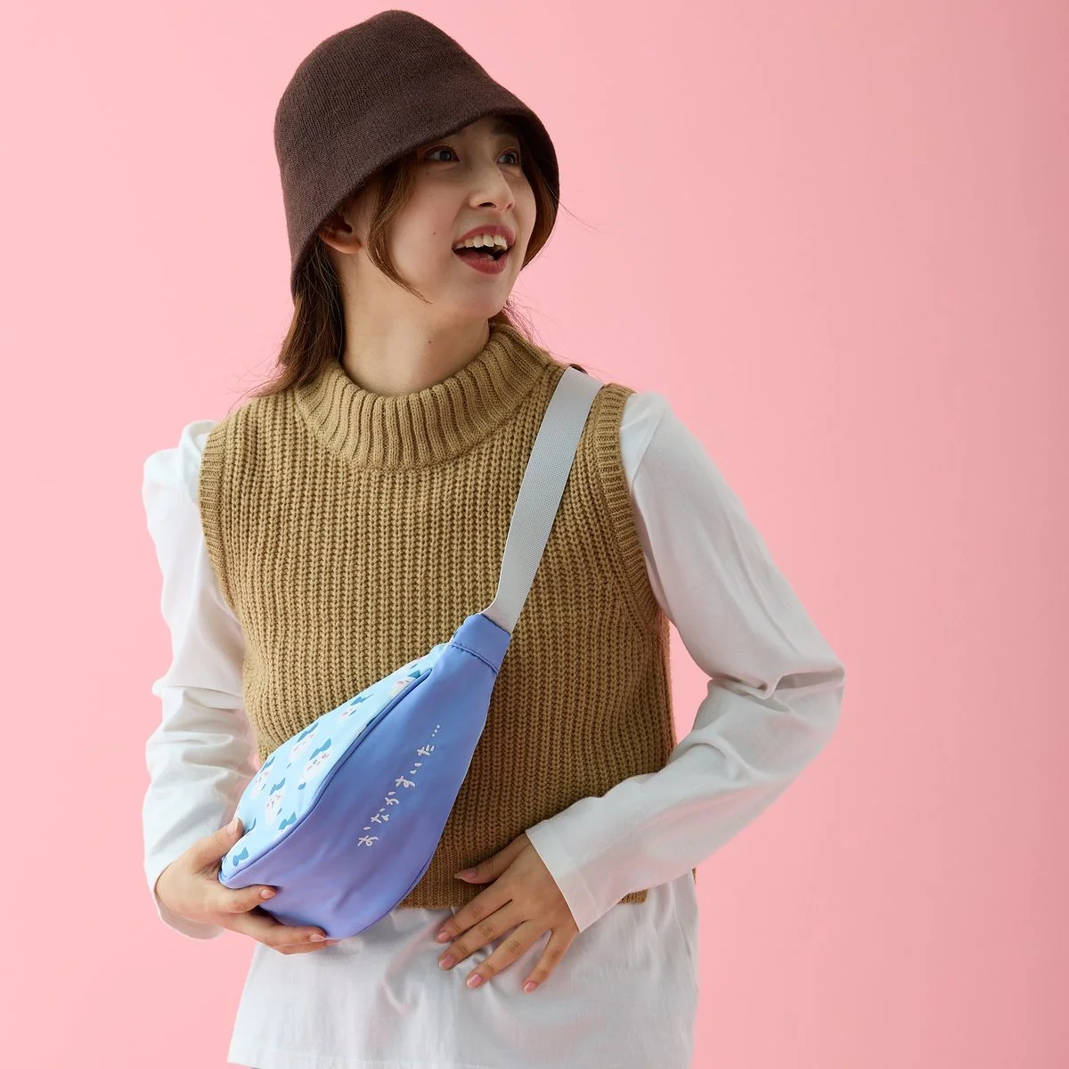 ちいかわ ショルダーバッグ ハチワレ ブルー - Image 5