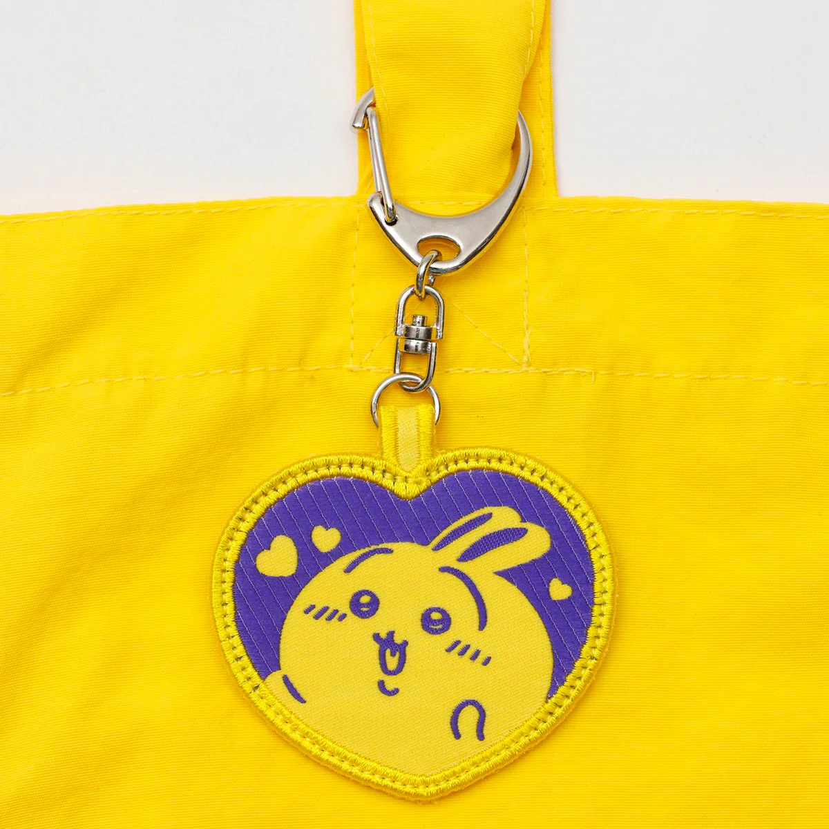 ちいかわ 刺繍トートバッグ うさぎハート イエロー  (刺繍キーホルダー付) - Image 3