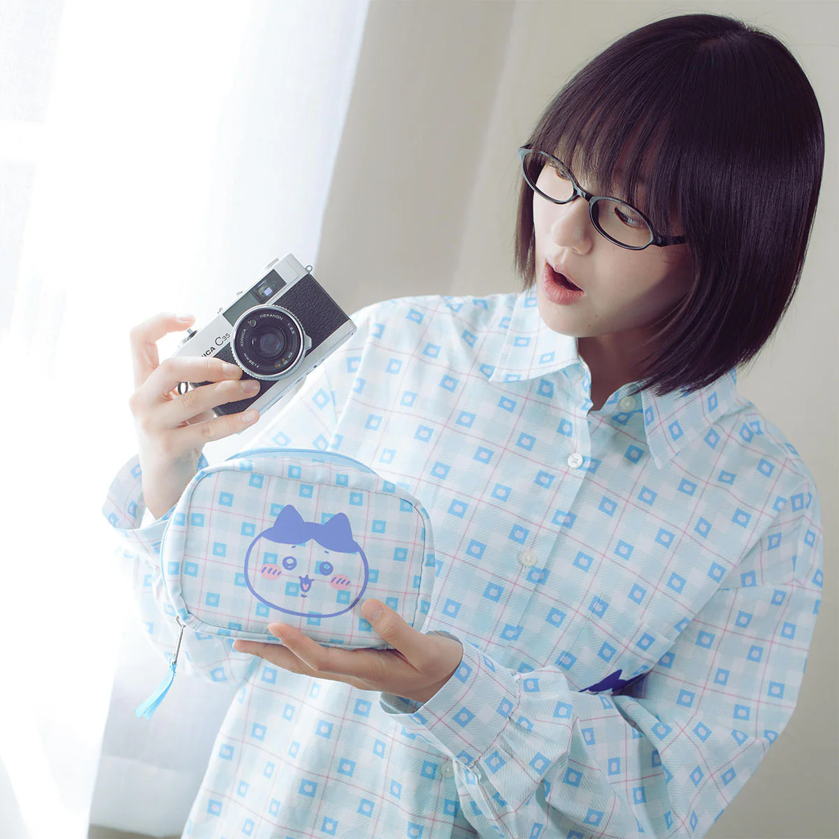 ちいかわ チェックシリーズ ポーチ ハチワレ ブルー - Image 2