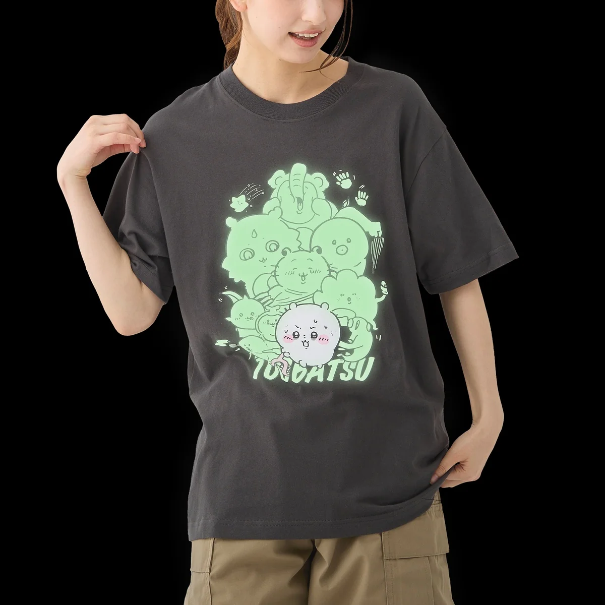 ちいかわ ちいかわパーク 蓄光Tシャツ 討伐 スミ - Image 5