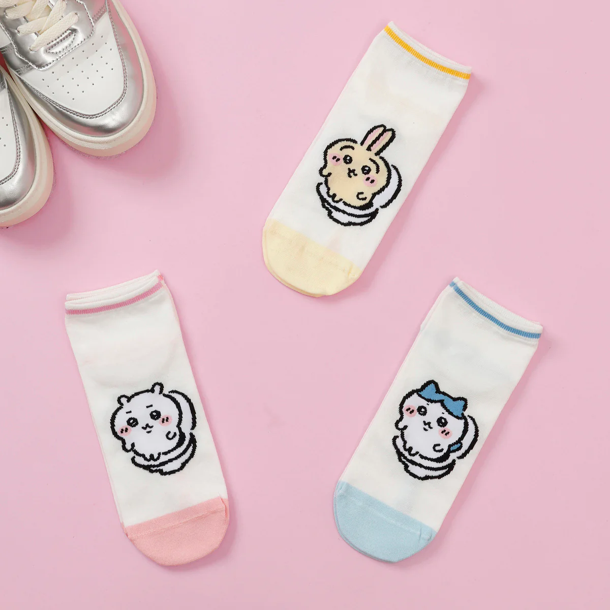 ちいかわ クルーソックス うさぎトイレ イエロー - Image 2