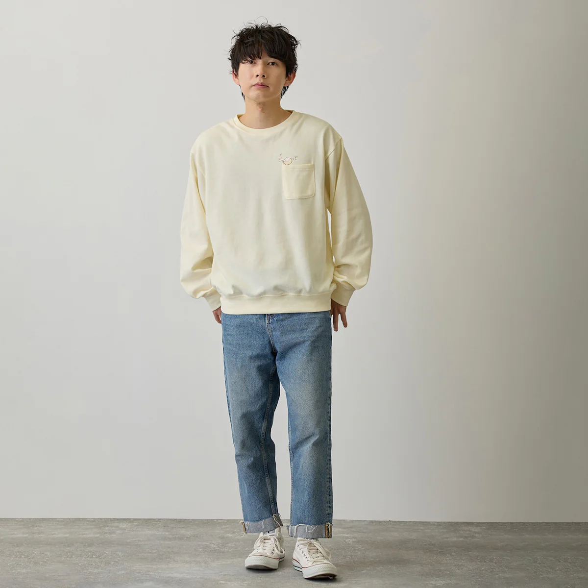 ちいかわ スウェット お守り拾うか クリーム - Image 11