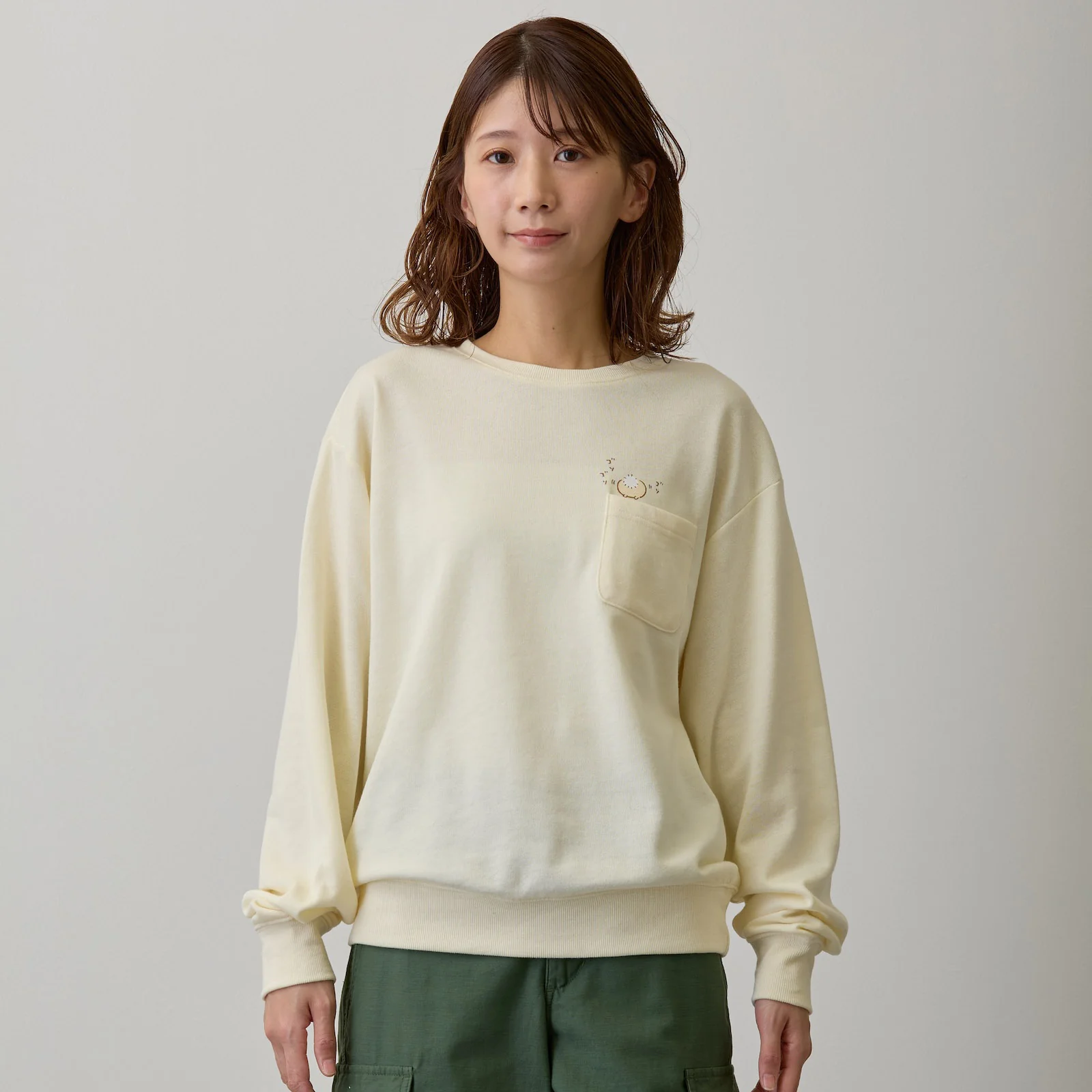 ちいかわ スウェット お守り拾うか クリーム - Image 3
