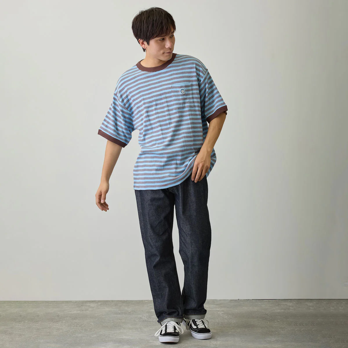 ちいかわ ビッグシルエットポケットTシャツ Robert P.Miller×Talking ハチワレ BLUEBERRY - Image 5