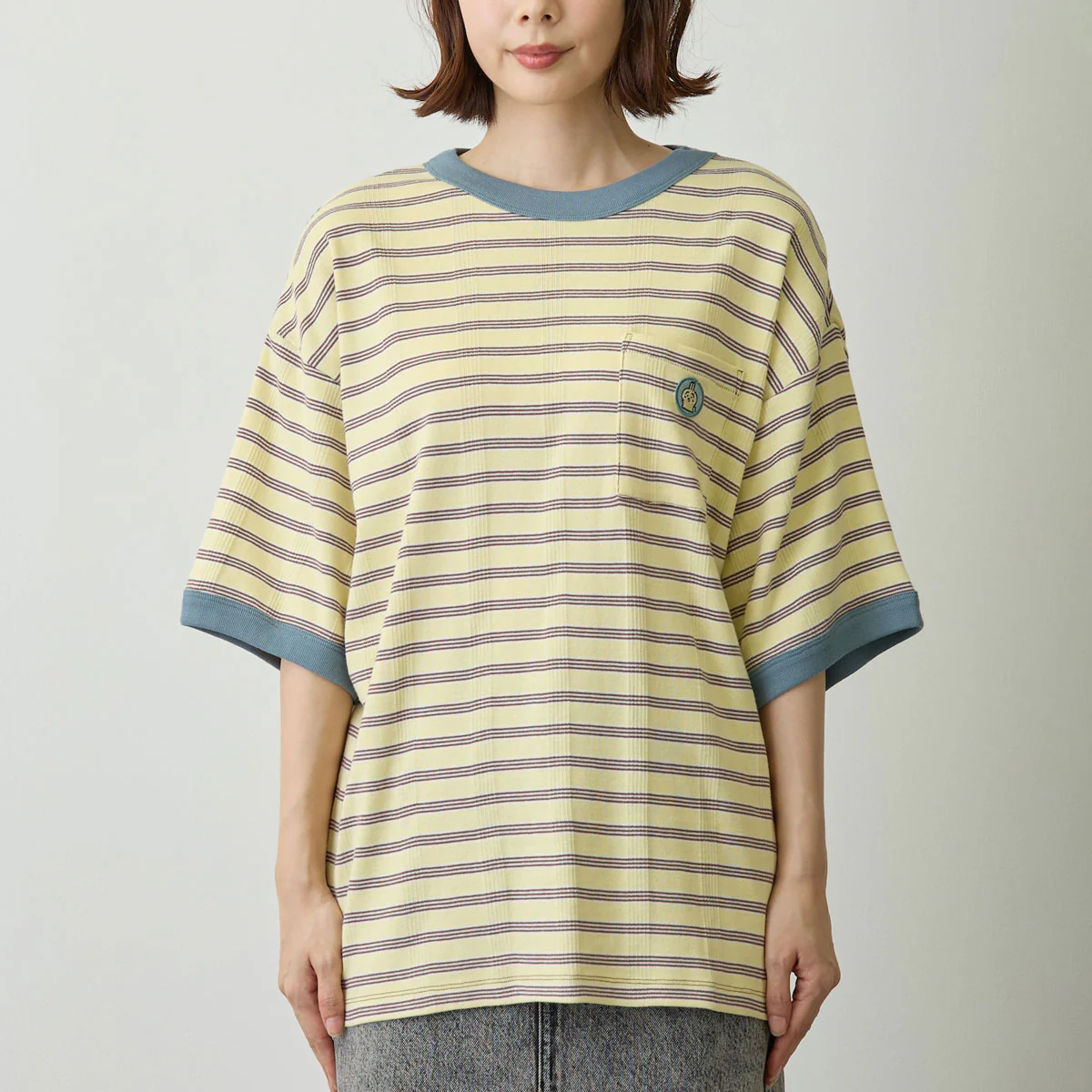 ちいかわ ビッグシルエットポケットTシャツ Robert P.Miller×Talking うさぎ BANANA - Image 5