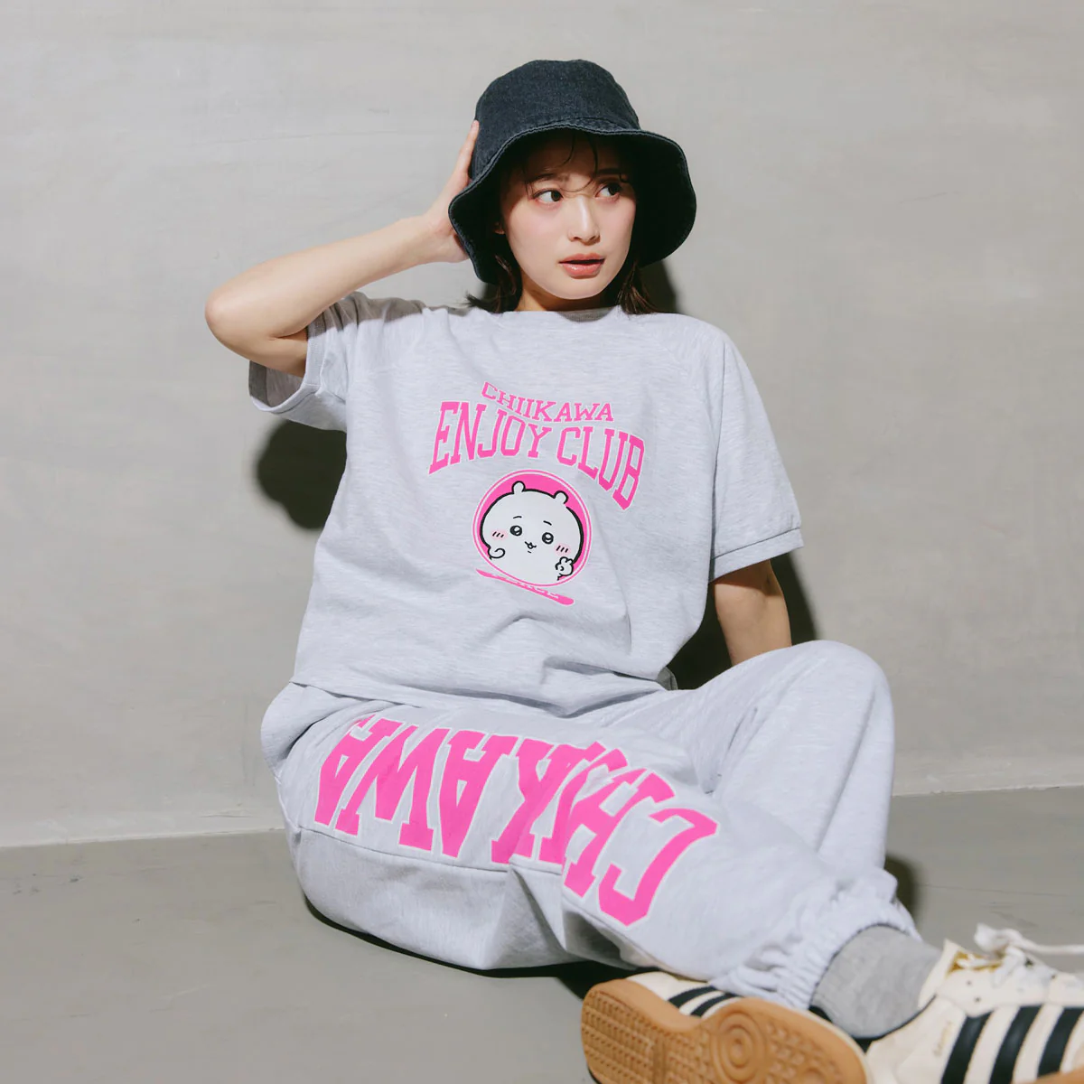 ちいかわ Tシャツ ピース ちいかわ 杢グレー - Image 3