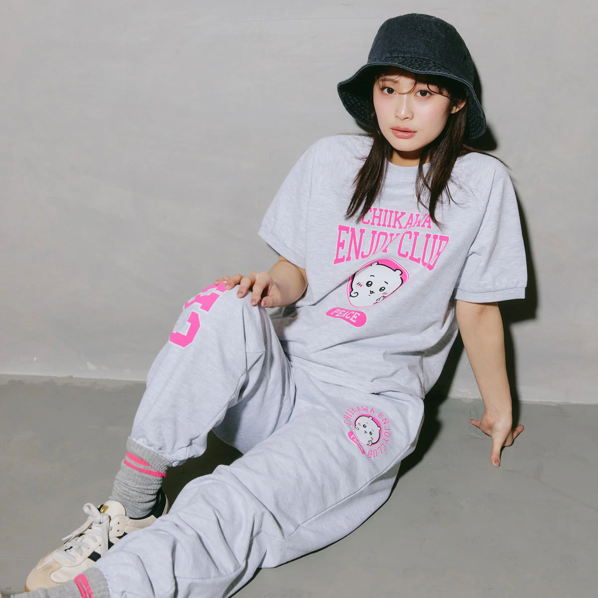 ちいかわ Tシャツ ピース ちいかわ 杢グレー - Image 4