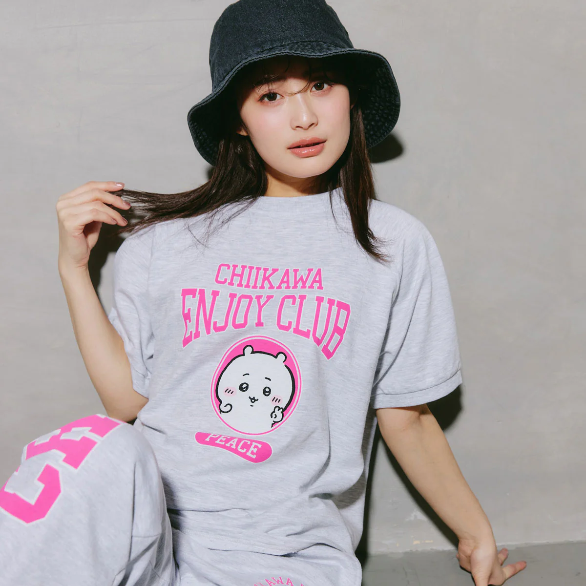 ちいかわ Tシャツ ピース ちいかわ 杢グレー - Image 5