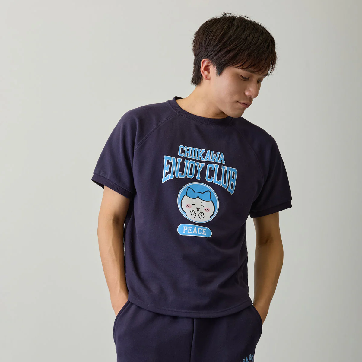 ちいかわ Tシャツ ピース ハチワレ ネイビー - Image 6