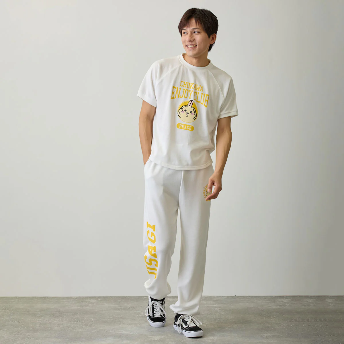 ちいかわ Tシャツ ピース うさぎ ホワイト - Image 5