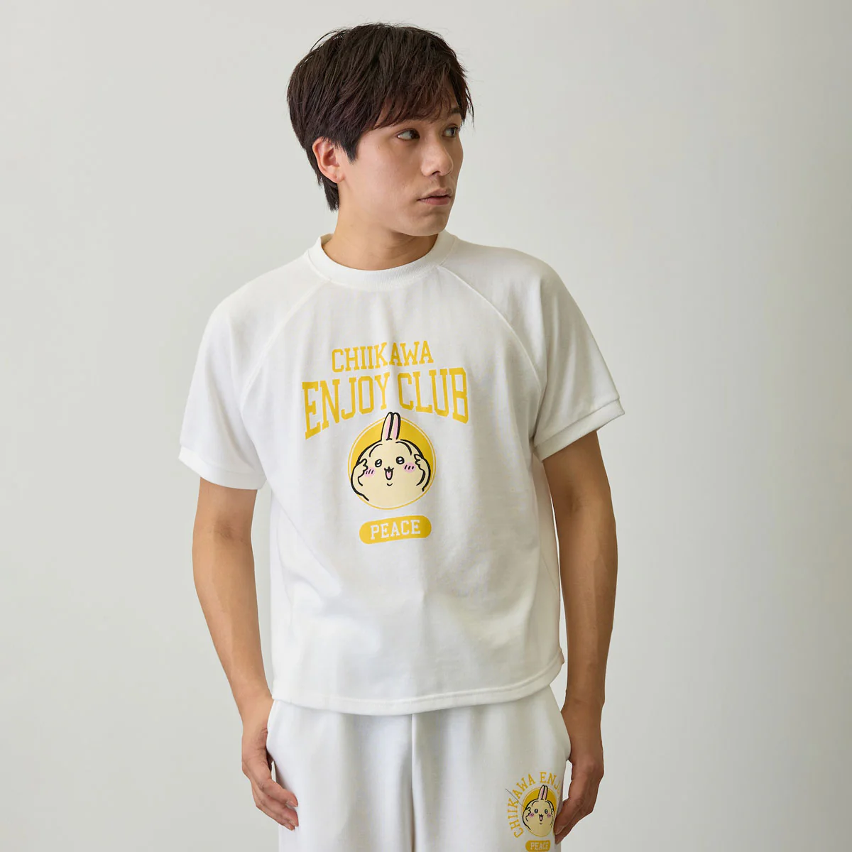 ちいかわ Tシャツ ピース うさぎ ホワイト - Image 6