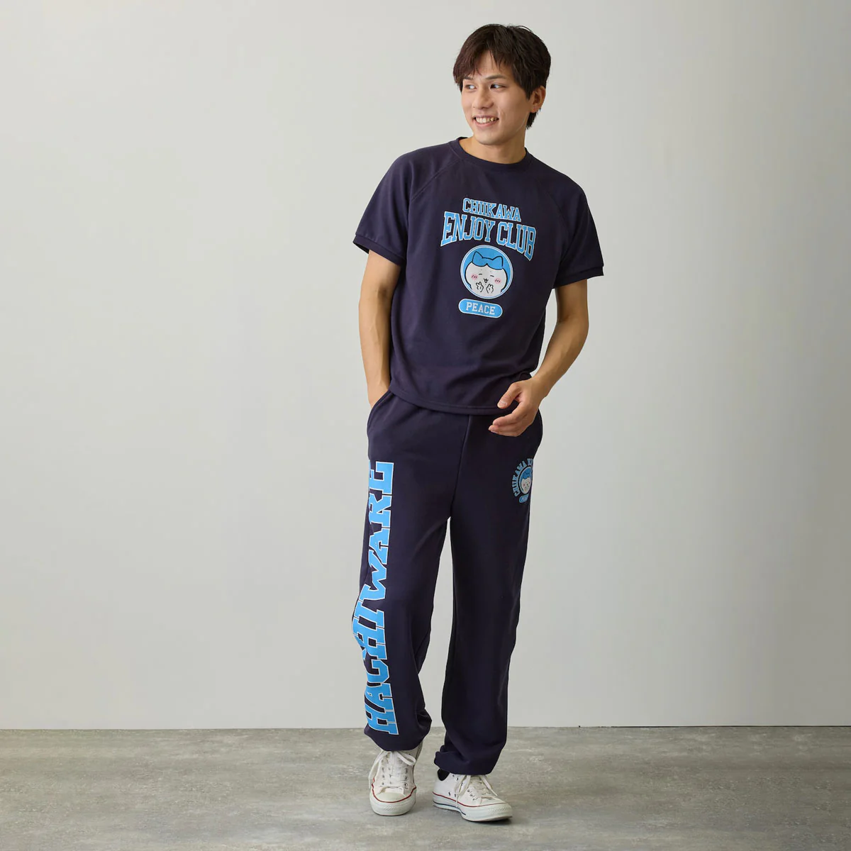 ちいかわ スウェットパンツ ピース ハチワレ ネイビー - Image 5