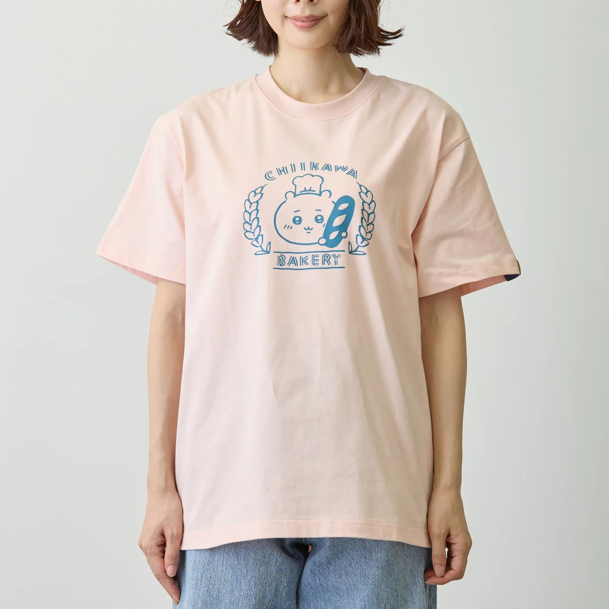 ちいかわ ちいかわベーカリー Tシャツ ロゴ ピンク - Image 4