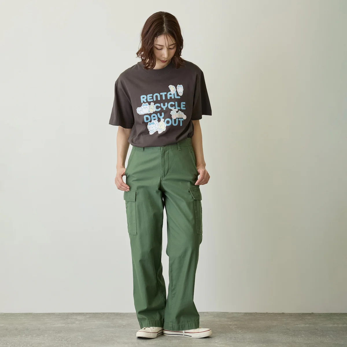 ちいかわ Tシャツ レンタサイクルでおでかけ スミ - Image 13
