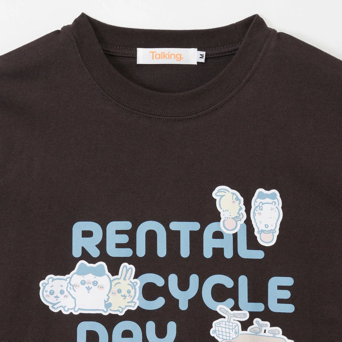 ちいかわ Tシャツ レンタサイクルでおでかけ スミ - Image 17