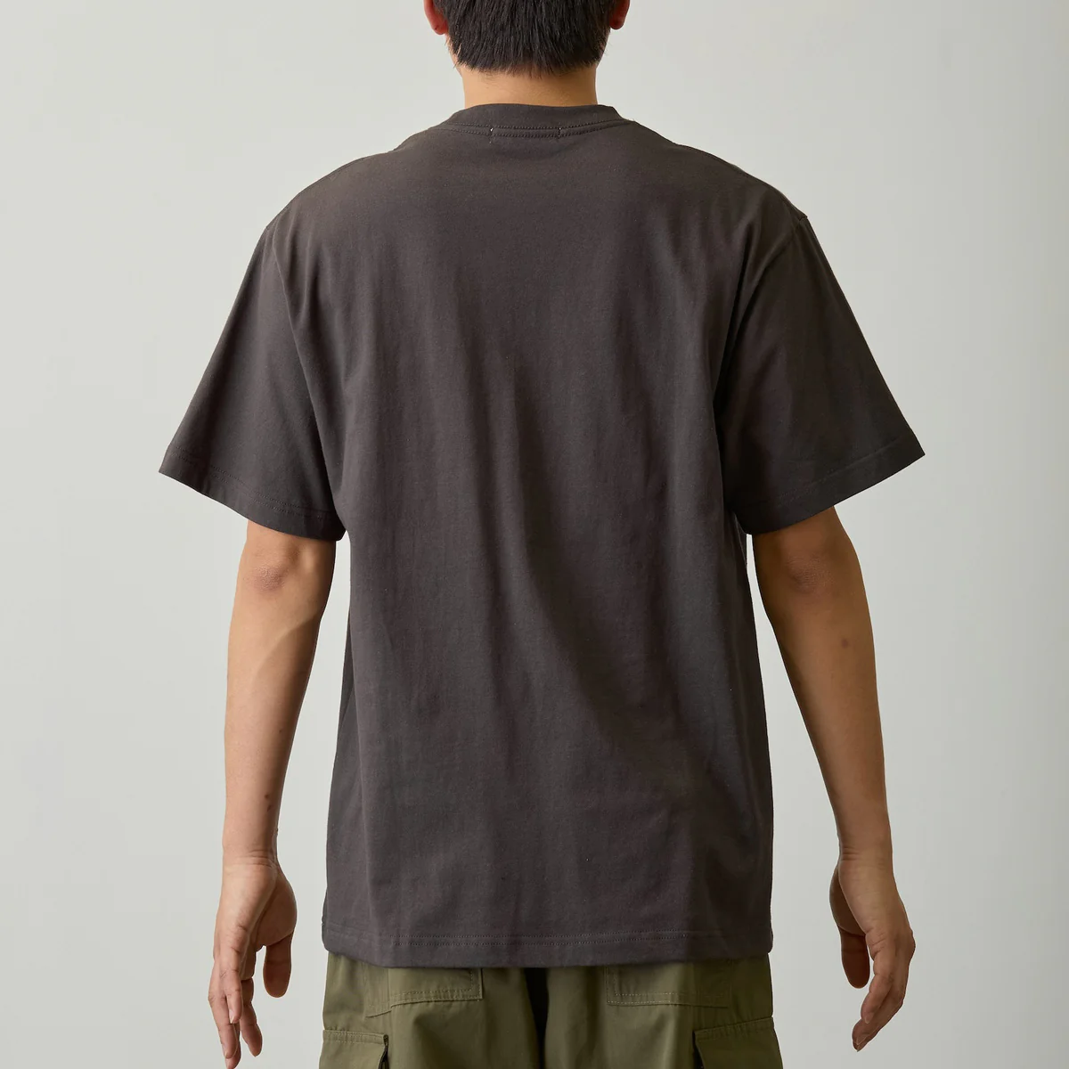 ちいかわ Tシャツ レンタサイクルでおでかけ スミ - Image 9