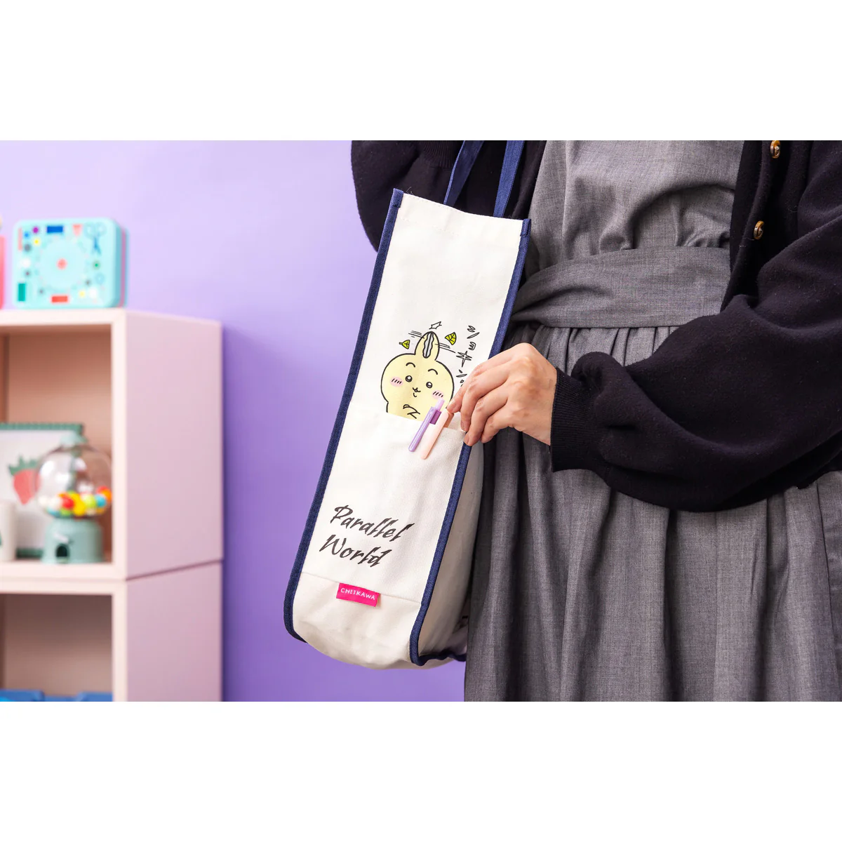 ちいかわ パラレルワールド!? ポケットのついた大きめトートバッグ(強くなったハチワレ) - Image 3