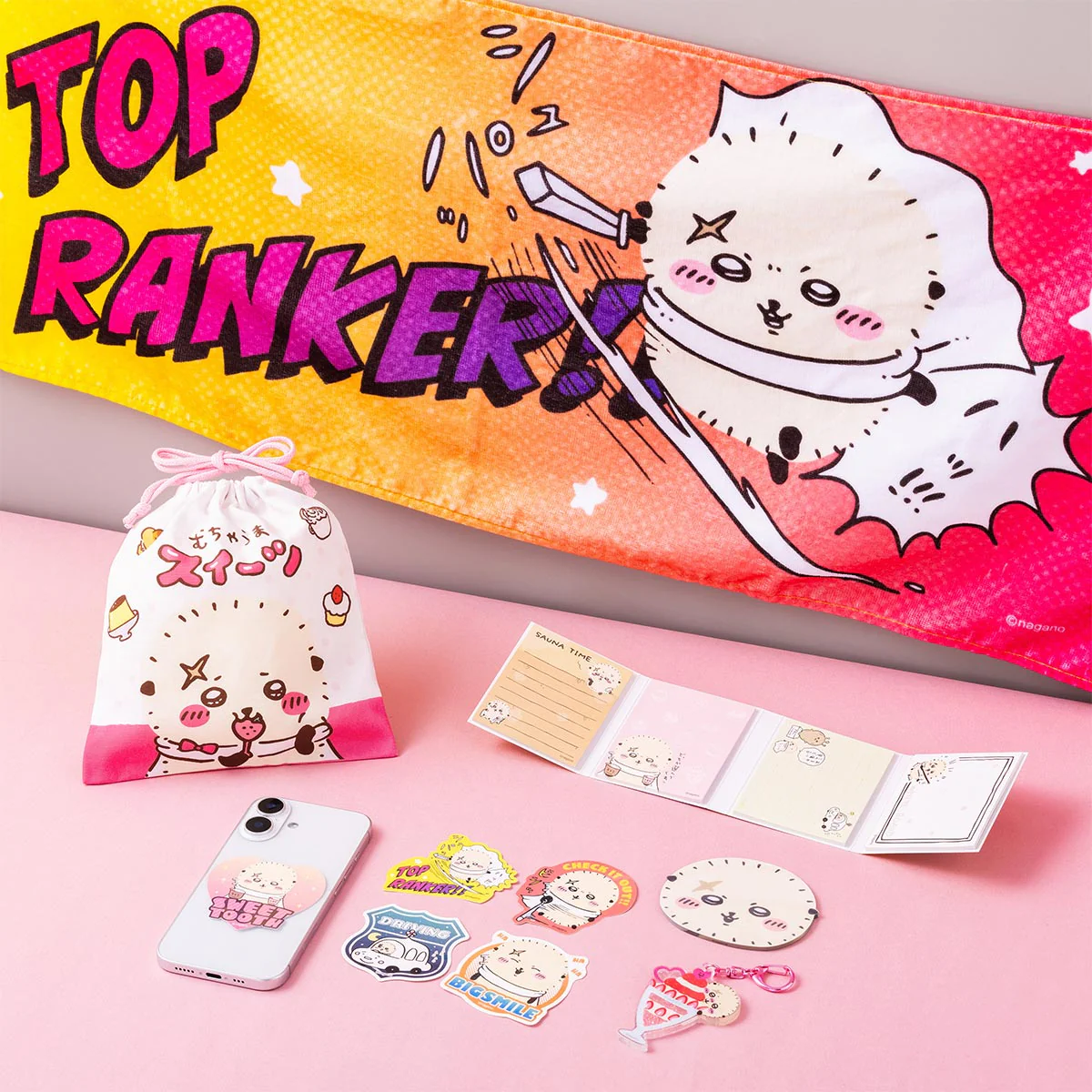 ちいかわ ラッコのスマホに貼れるサイズのステッカー（CHECK IT OUT） - Image 3