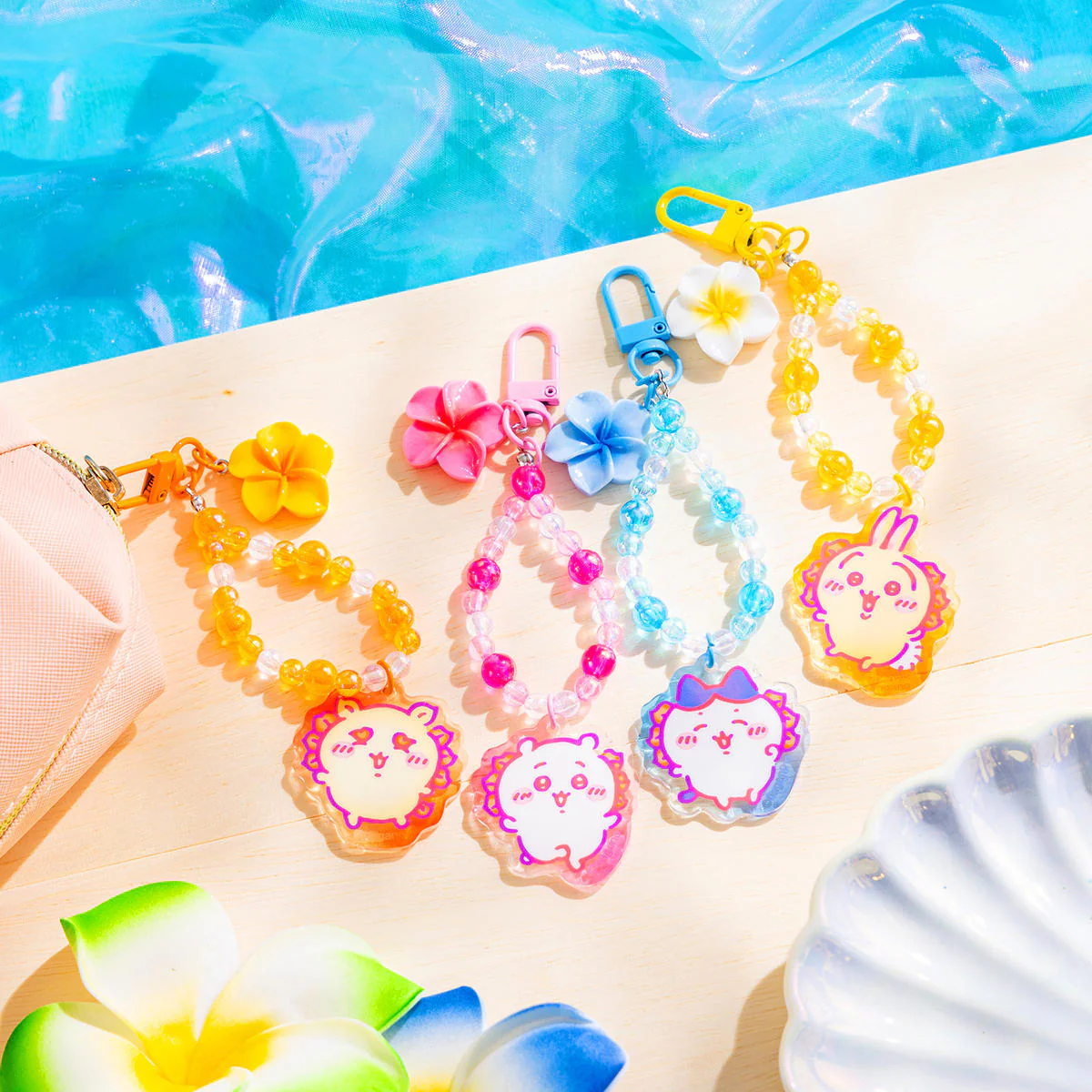 ちいかわ シーサーのおみやげやさん ビーズ付きアクリルストラップ（ハチワレ） - Image 2