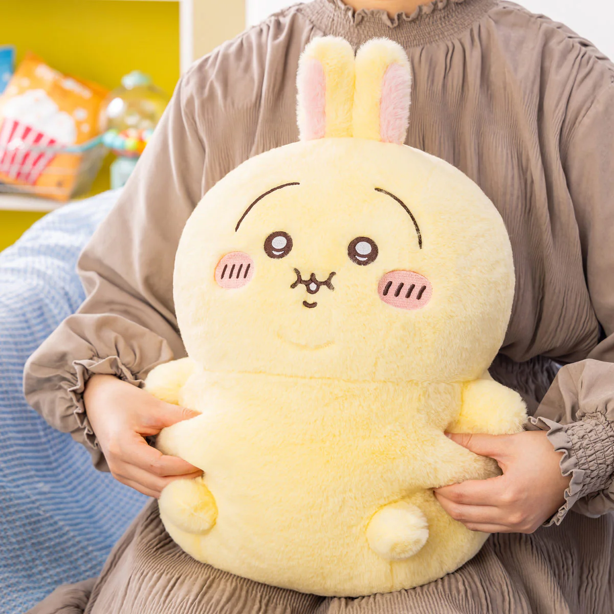 ちいかわ 重め！ぼっちゃり抱っこぬいぐるみ（ちいかわ） - Image 3