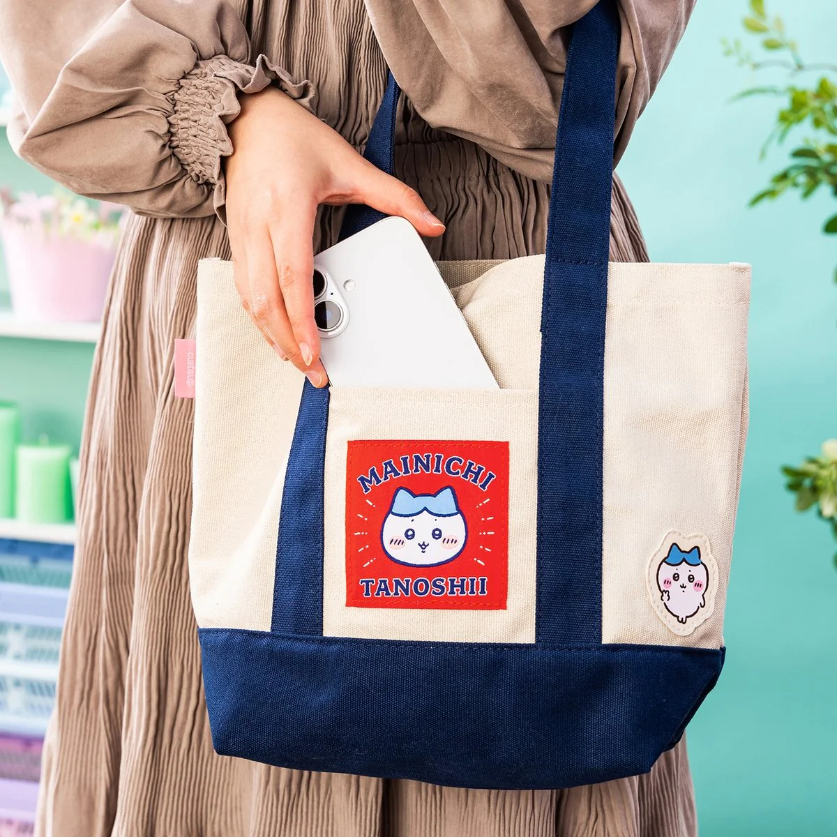 ちいかわ ちいかわパーク アルファベットなランチトートバッグ（古本屋） - Image 4
