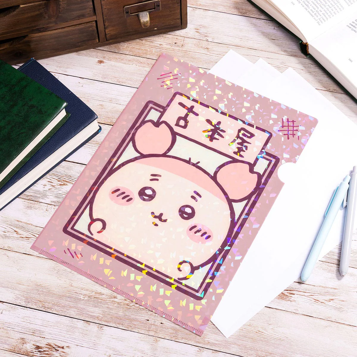 ちいかわ 古本屋のホログラムクリアファイル - Image 2